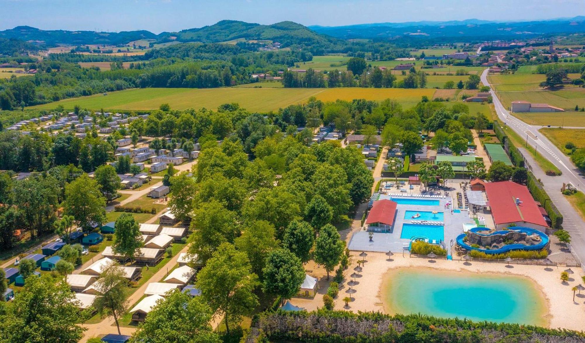 Camping Chateau De Galaure Chateauneuf-de-Galaure Exterior foto