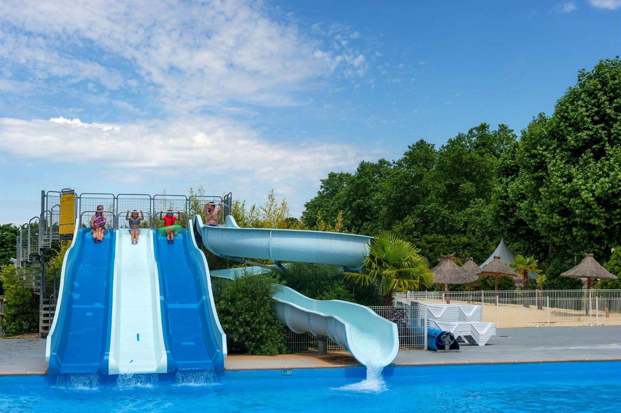 Camping Chateau De Galaure Chateauneuf-de-Galaure Exterior foto